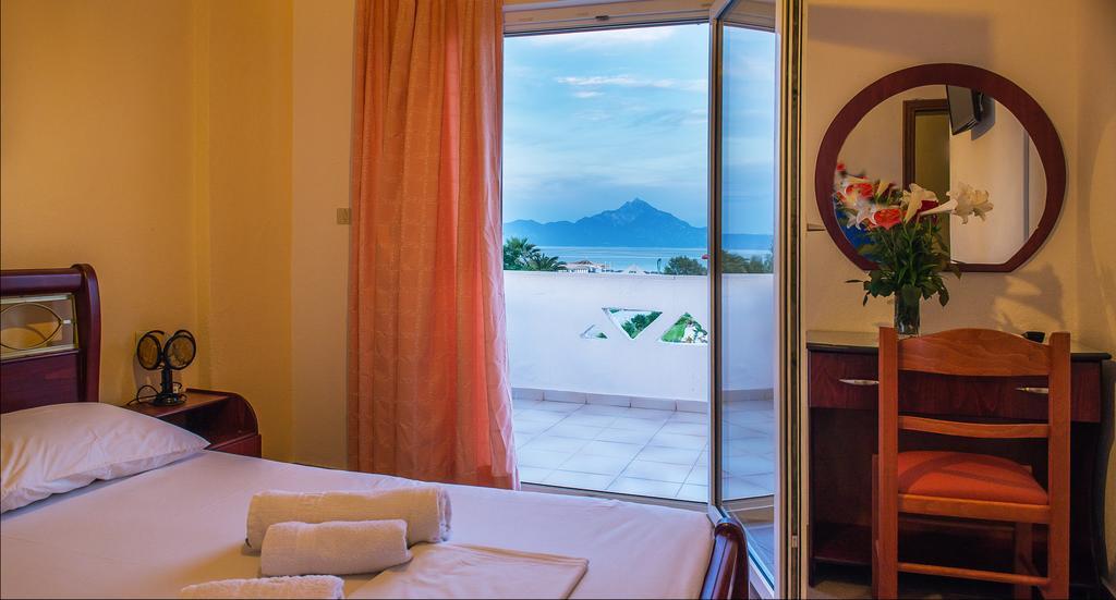 Hotel Stefani Sarti Bilik gambar